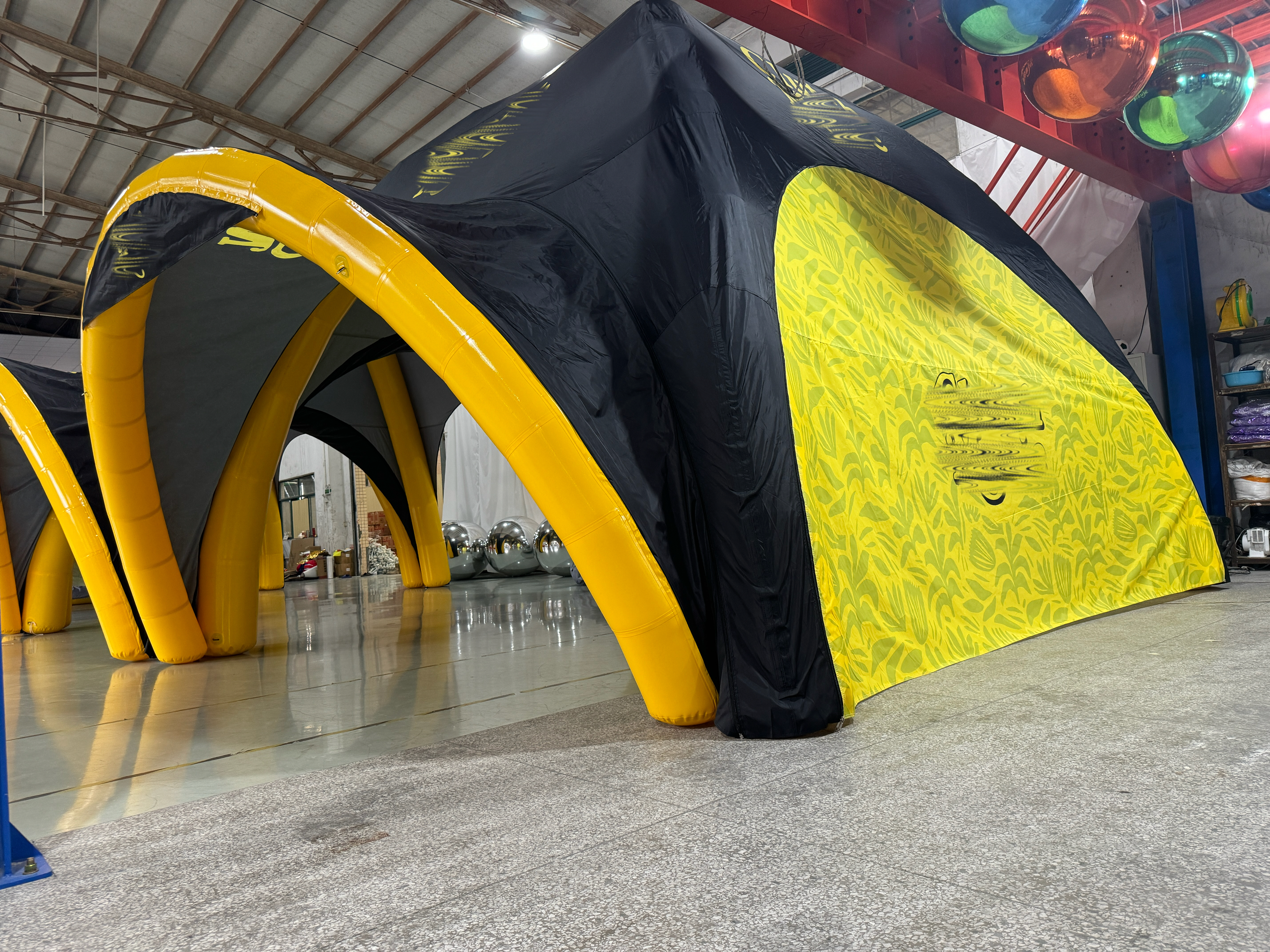 Inflatable tent Main Image
