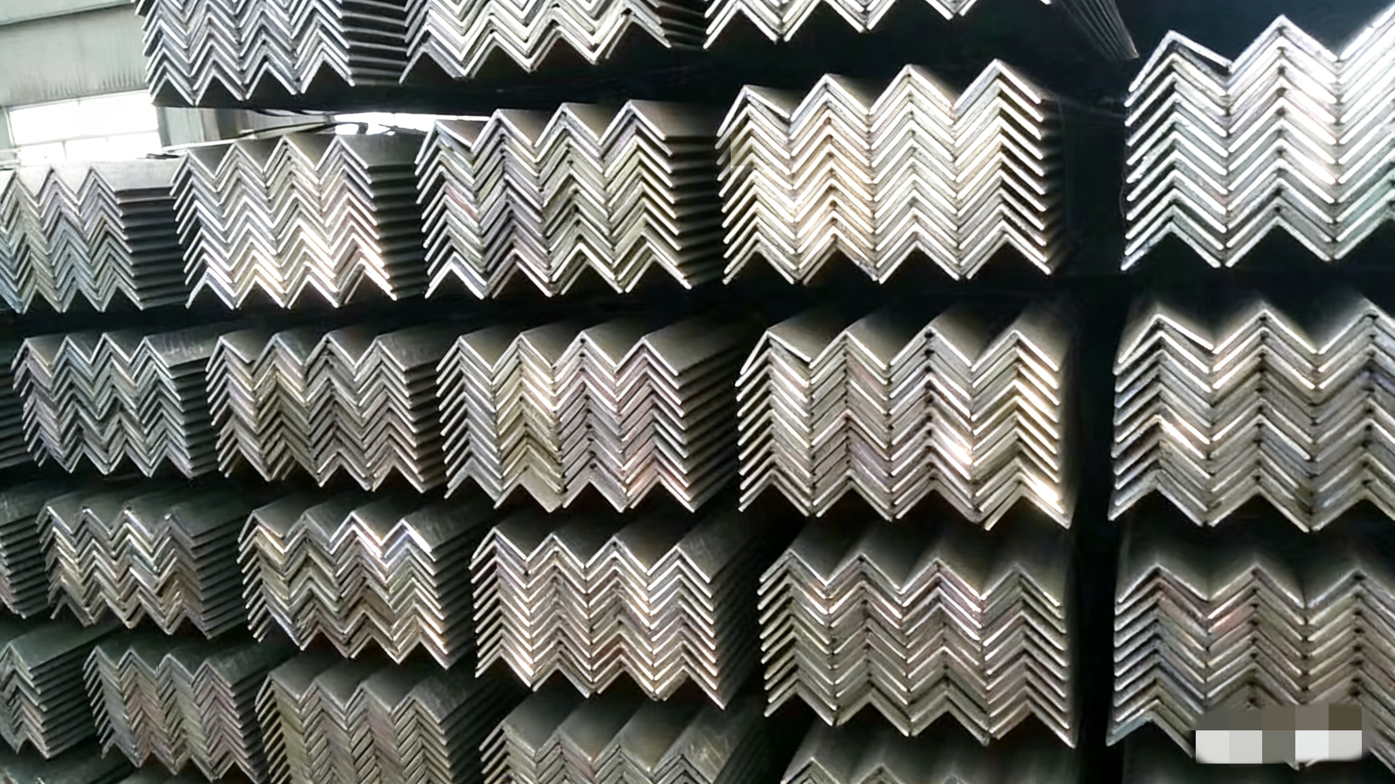 Galvanized Angle Steel Image 1